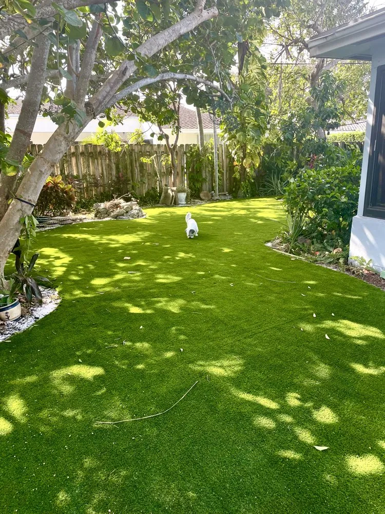 Local garden landscaping for beautiful yards in Plantation, FL by Redline Turf & Lighting