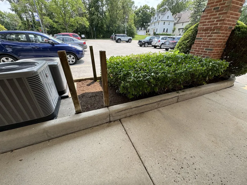 Affordable outdoor landscaping for beautiful yards across Mount Prospect, IL - Reds Landscaping Maintenance Desing