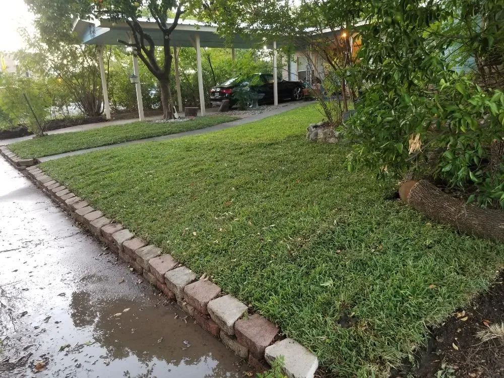 Expert lawn mowing service experts serving San Antonio, TX - Reds Lawn Care Service