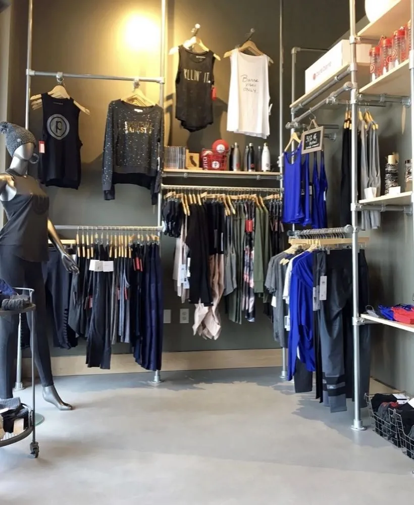 Reliable yard maintenance experts serving Philadelphia, PA - Reds Universal Pros