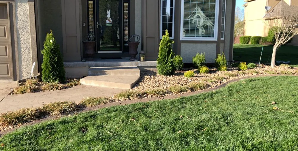 Expert landscaping services in Lees summit, MO by Redstone Landscapes