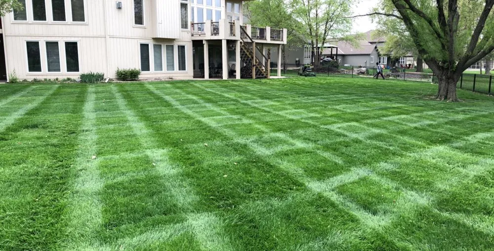 Reliable landscape installation experts serving Lees summit, MO - Redstone Landscapes