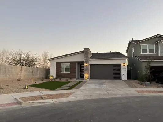 Redwood Landscaping Logo