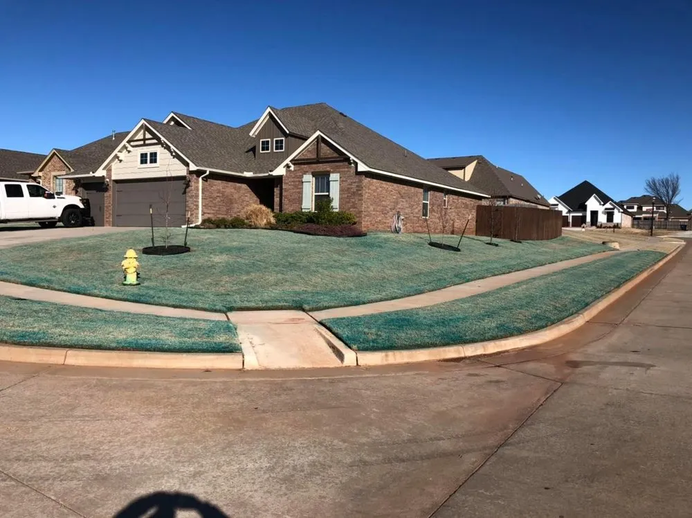 Professional lawn care service experts serving Mustang, OK - Reed Lawncare