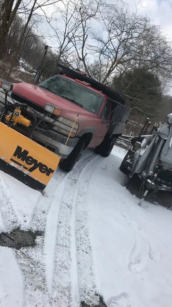 Professional yard maintenance for residential properties in Beaver, PA by Reed Meadows Landscaping