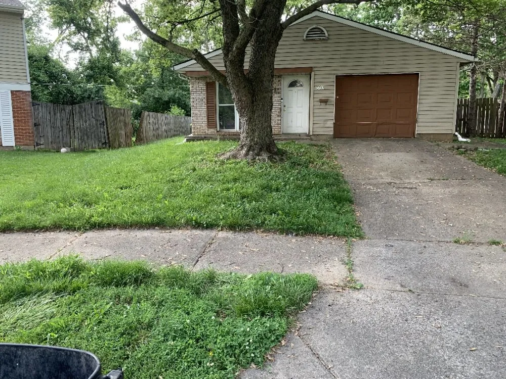 Trusted lawn mowing service in middletown, OH - Reed's Lawn & Landscaping