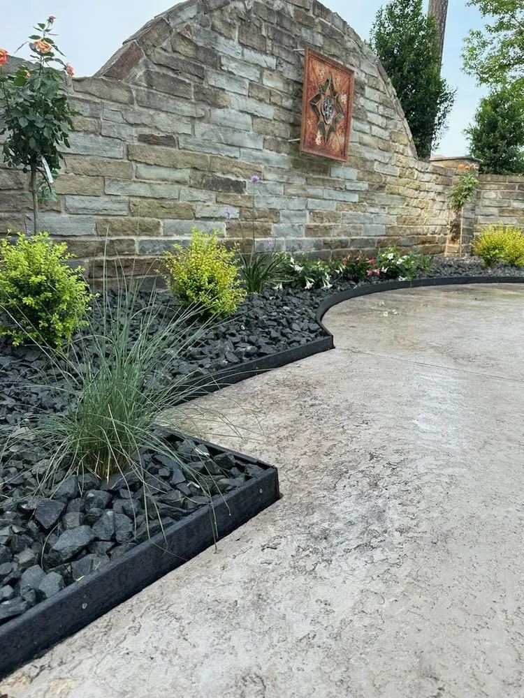 Professional yard maintenance experts serving Huntsville, TX - Reed's Lawn & Landscaping Services