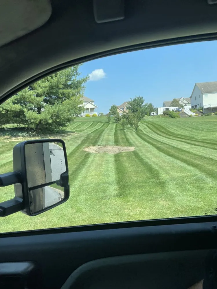 Expert lawn care service in Newville, PA by Reed's Lawncare & Landscaping