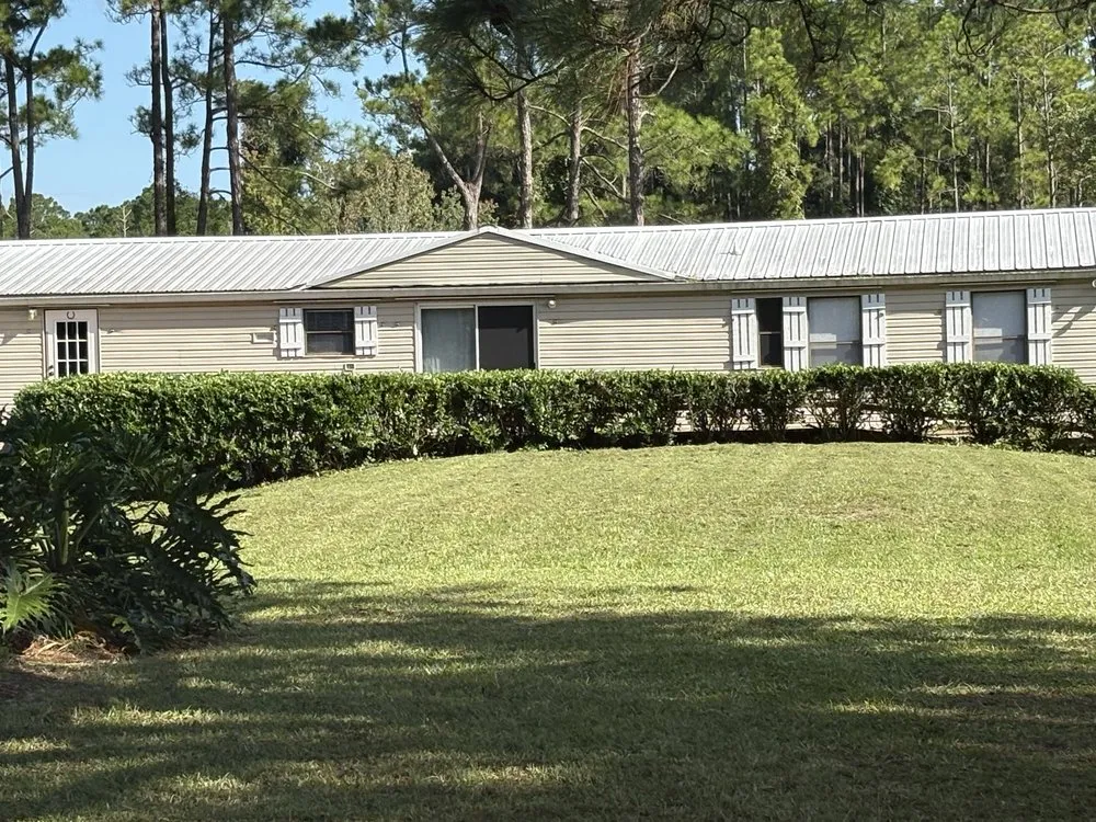 Affordable landscaping services for year-round maintenance in Crescent City, FL by Reed’s Leaf & Lawn