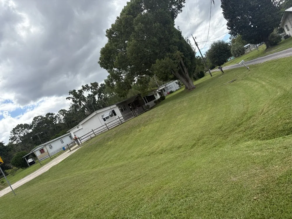 Reliable residential landscaping experts serving Crescent City, FL - Reed’s Leaf & Lawn