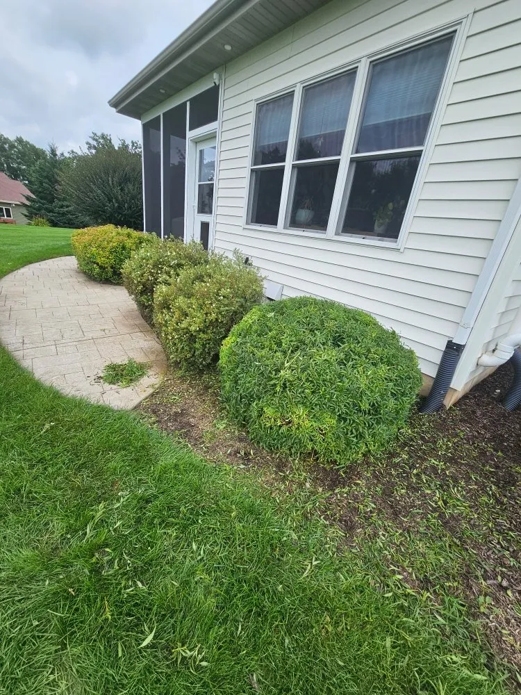 Professional outdoor landscaping in Sun Prairie, WI by ReedsWeedz