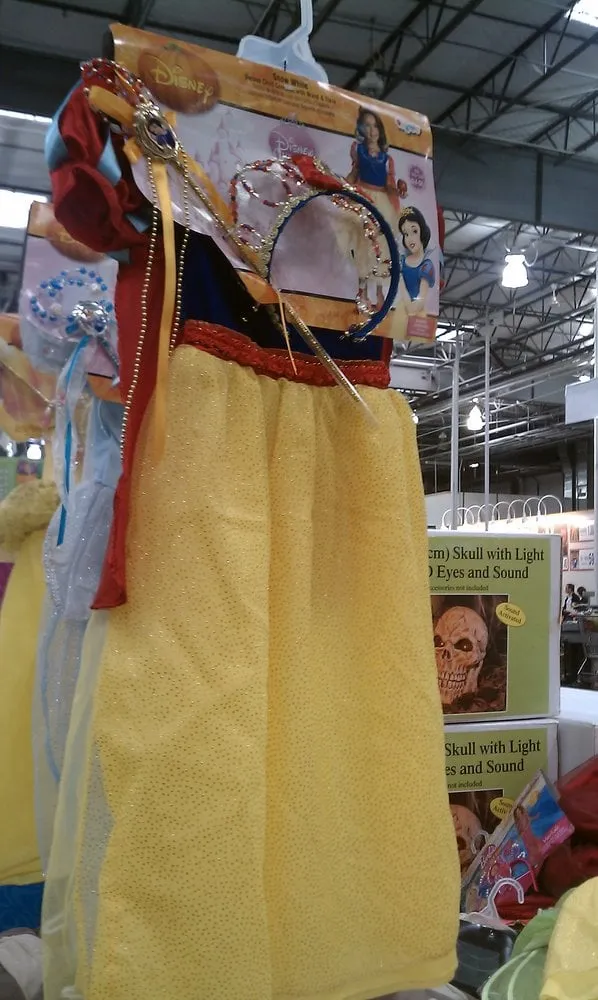 Custom residential landscaping in Lake Dallas, TX by Reel Construction and Concrete