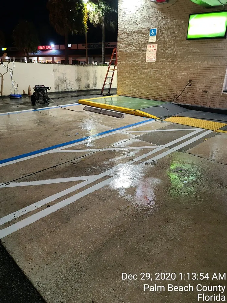 Top-rated lawn mowing service in Boynton Beach, FL by Reel Hosepower