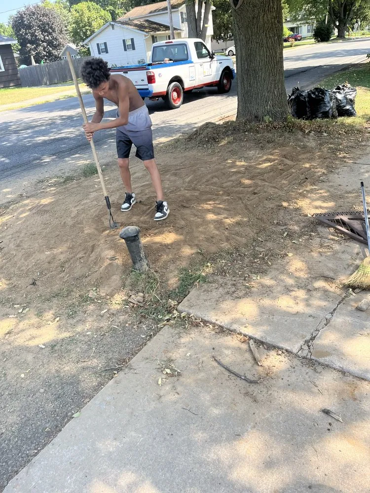 Custom landscaping services experts serving Syracuse, NY - Ree’s Stone Flourish and Bloom