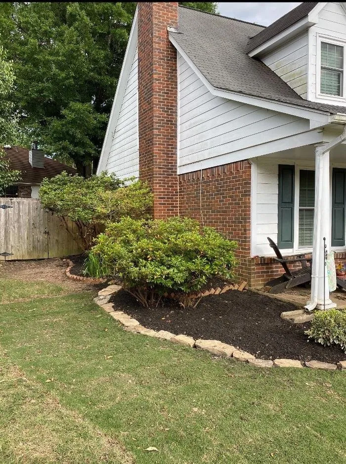 Custom lawn care service experts serving Collierville, TN - Reeves Landscaping