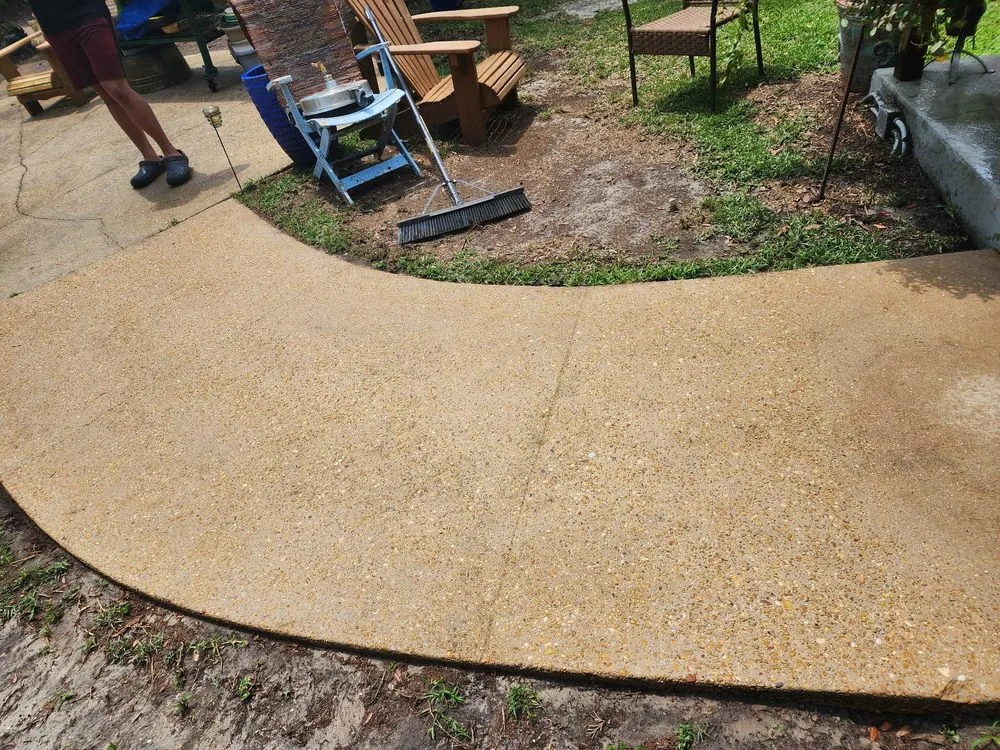 Custom lawn mowing service experts serving Gulfport, MS - Refresh & Revive Pressure Washing