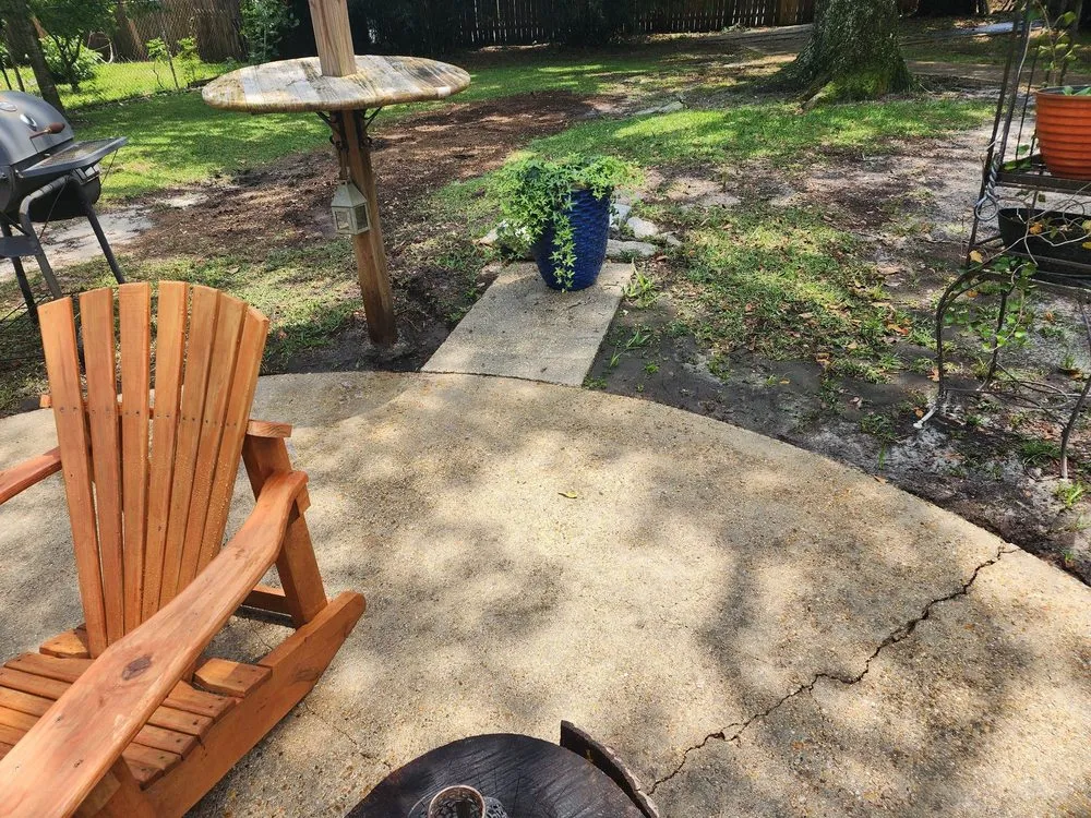 Reliable lawn care service in Gulfport, MS - Refresh & Revive Pressure Washing