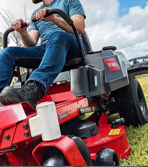 Expert lawn care service for year-round maintenance in Wimauma, FL by Refresh Lawn Care