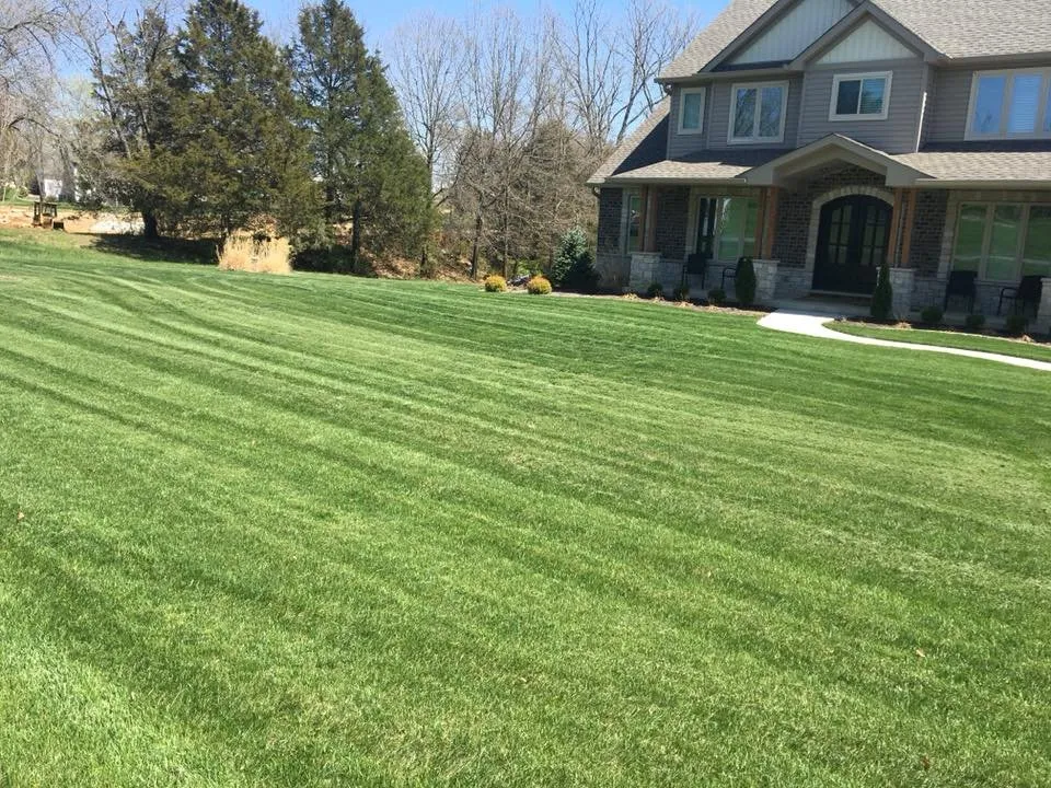 Custom garden landscaping in Wentzville, MO by Refresh Outdoor Services