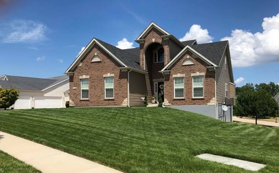 Custom lawn mowing service in Wentzville, MO by Refresh Outdoor Services