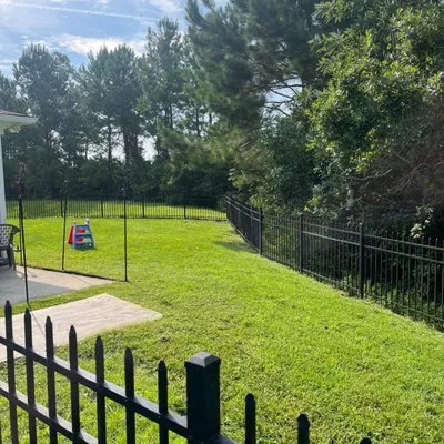 Regal Lawn Care Logo