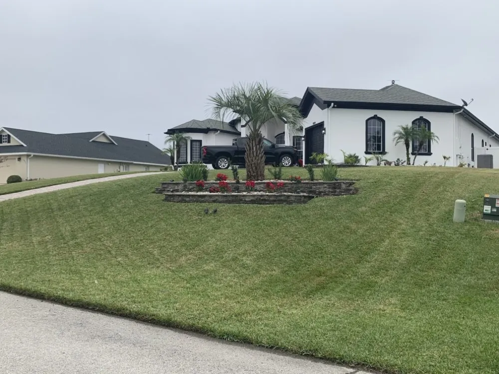 Local lawn mowing service near you in Clermont, FL by Regal Scapes of Clermont