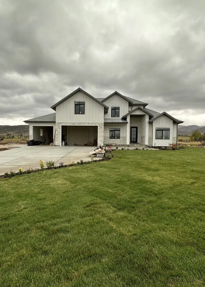 Reliable landscaping services experts serving Daniel, UT - Regal Service Team