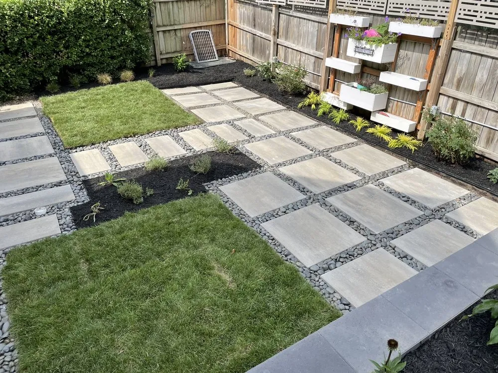 Trusted garden landscaping in Clarence Center, NY by Regan Landscape