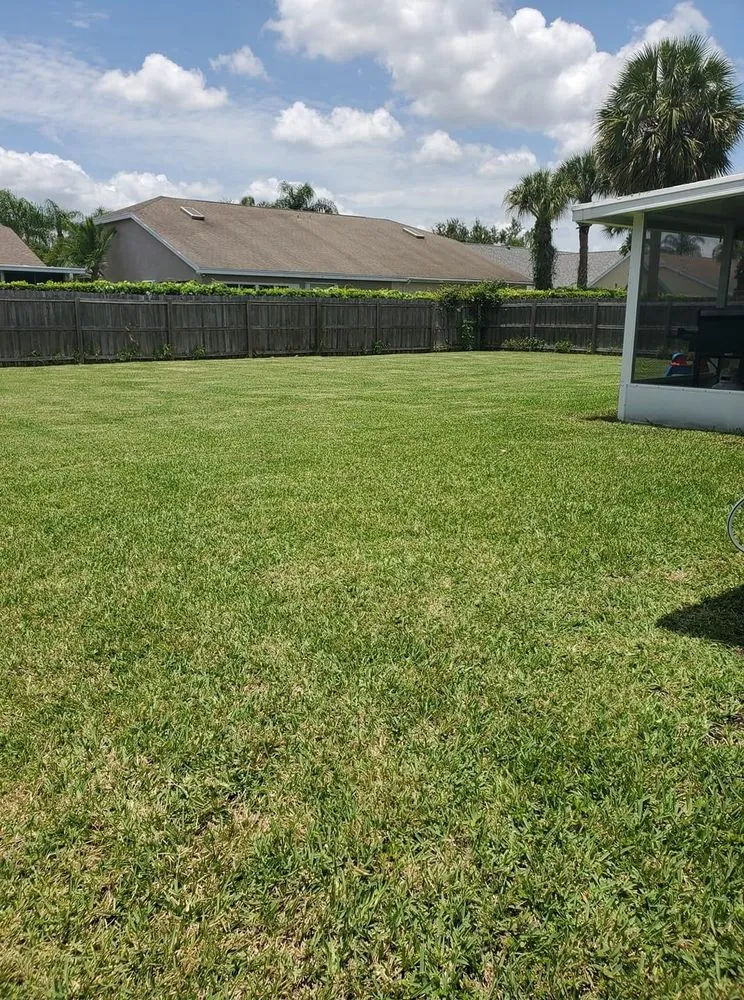 Expert lawn care service in Port Saint Lucie, FL by Reggie’s Lawn Service