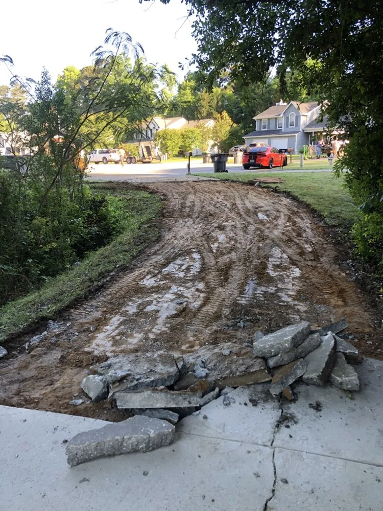 Top-rated lawn mowing service experts serving Stockbridge, GA - Regis and Sons