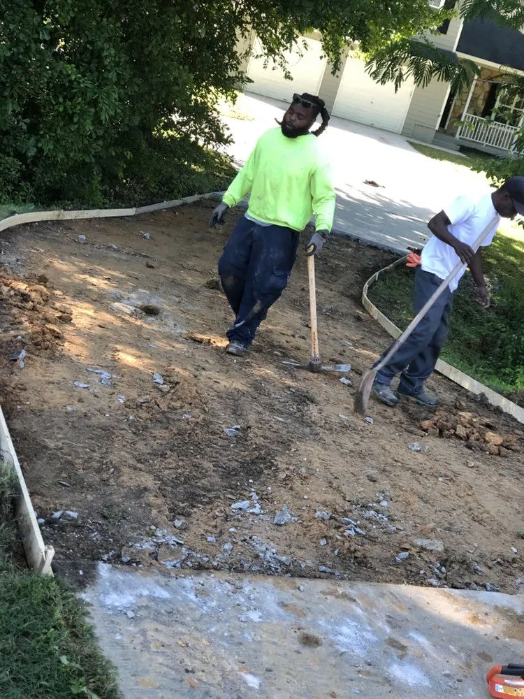 Top-rated lawn mowing service in Stockbridge, GA - Regis and Sons