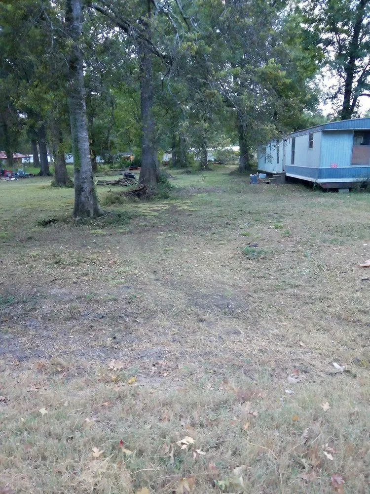 Professional yard cleanup service with custom design across Vidalia, LA - Reid’s Lawn Service