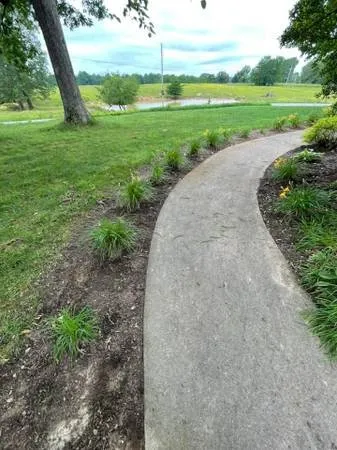 Custom yard maintenance in Orlinda, TN - Reilly's Tree Service