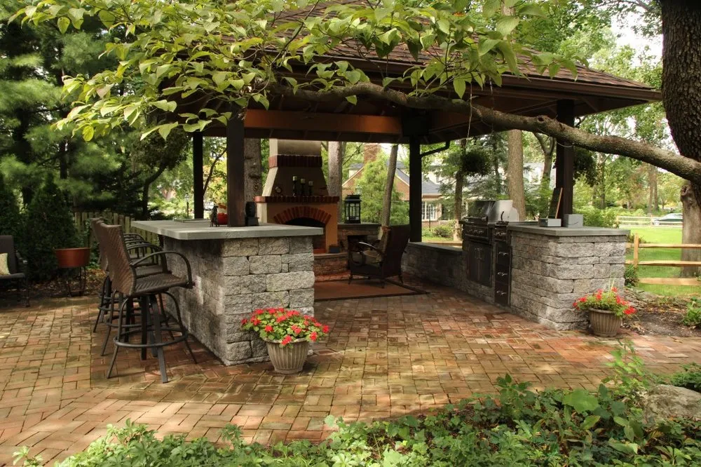 Custom lawn care service near you in Newville, PA by Reinford Landscapes