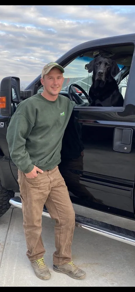 Expert yard cleanup service for beautiful yards in Little Suamico, WI by Reinhard's 4 Seasons