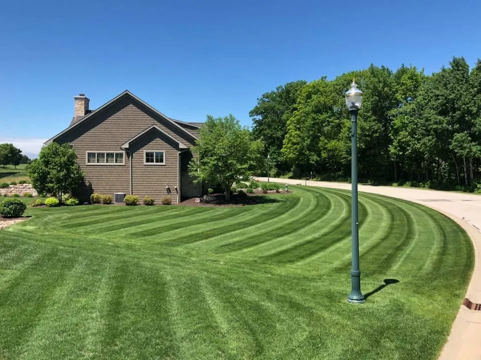 Affordable yard maintenance in Little Suamico, WI - Reinhard's 4 Seasons