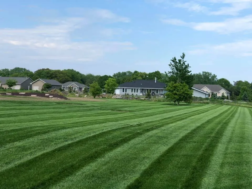 Custom garden landscaping experts serving Little Suamico, WI - Reinhard's 4 Seasons