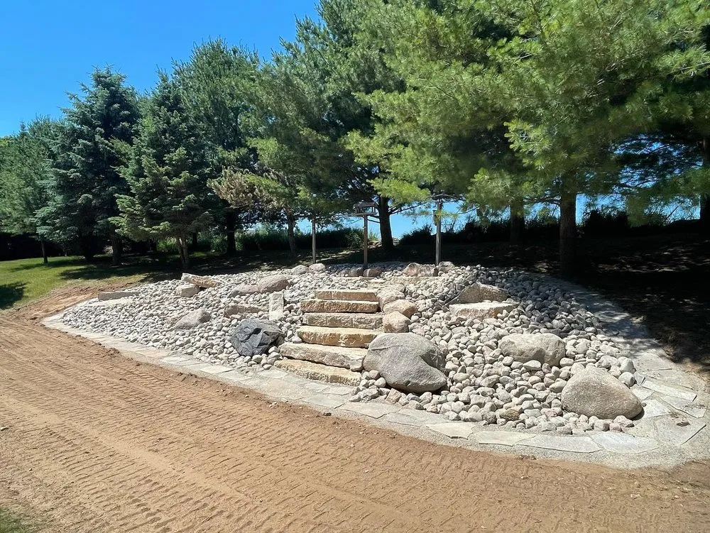 Local garden landscaping in Little Suamico, WI - Reinhard's 4 Seasons