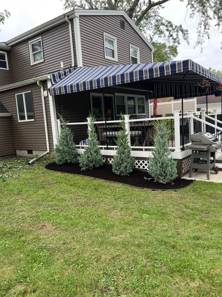 Top-rated lawn care service in Amherst, NY - Reinhart Enterprises Landscaping and Lawn Care