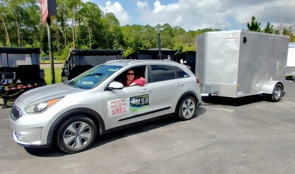 Affordable lawn care service for homes in Gainesville, FL by Rejoice Odd Job Solutions