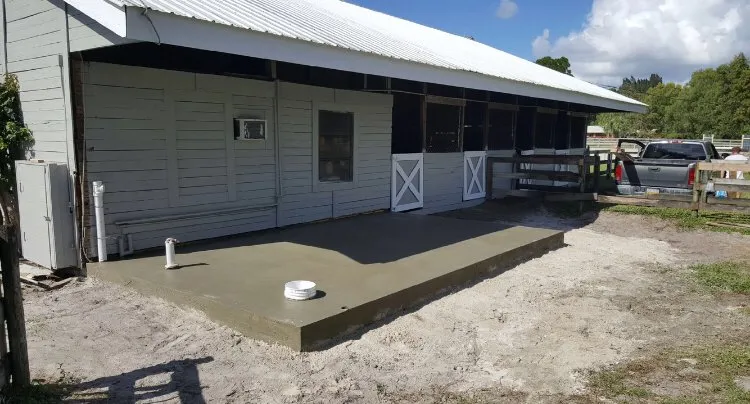 Affordable yard maintenance experts serving Lake worth, FL - Rejoyce Landscaping