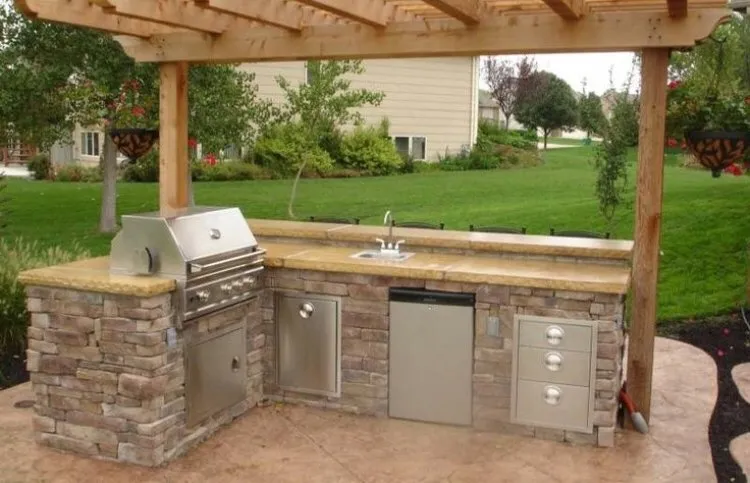 Professional landscaping services for homes across Lake worth, FL - Rejoyce Landscaping