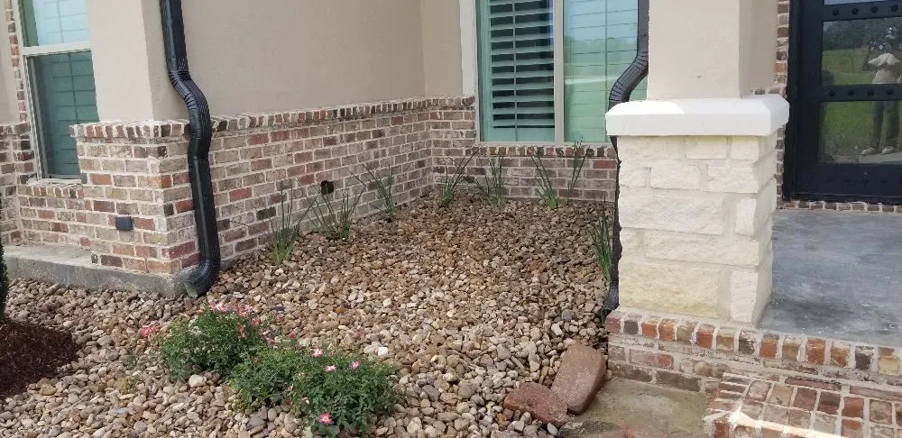 Custom garden landscaping experts serving Beaumont, TX - Reli-a-lawn and Landscaping