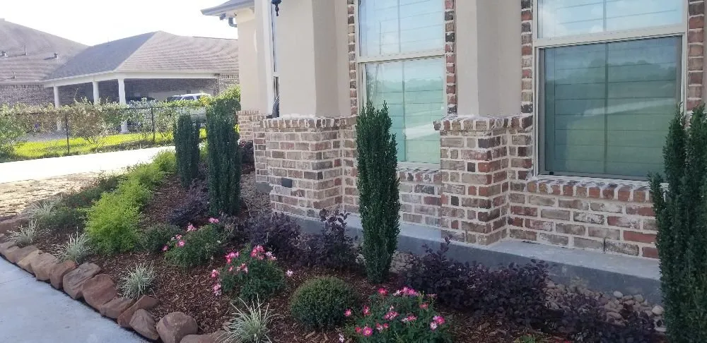 Professional residential landscaping in Beaumont, TX by Reli-a-lawn and Landscaping