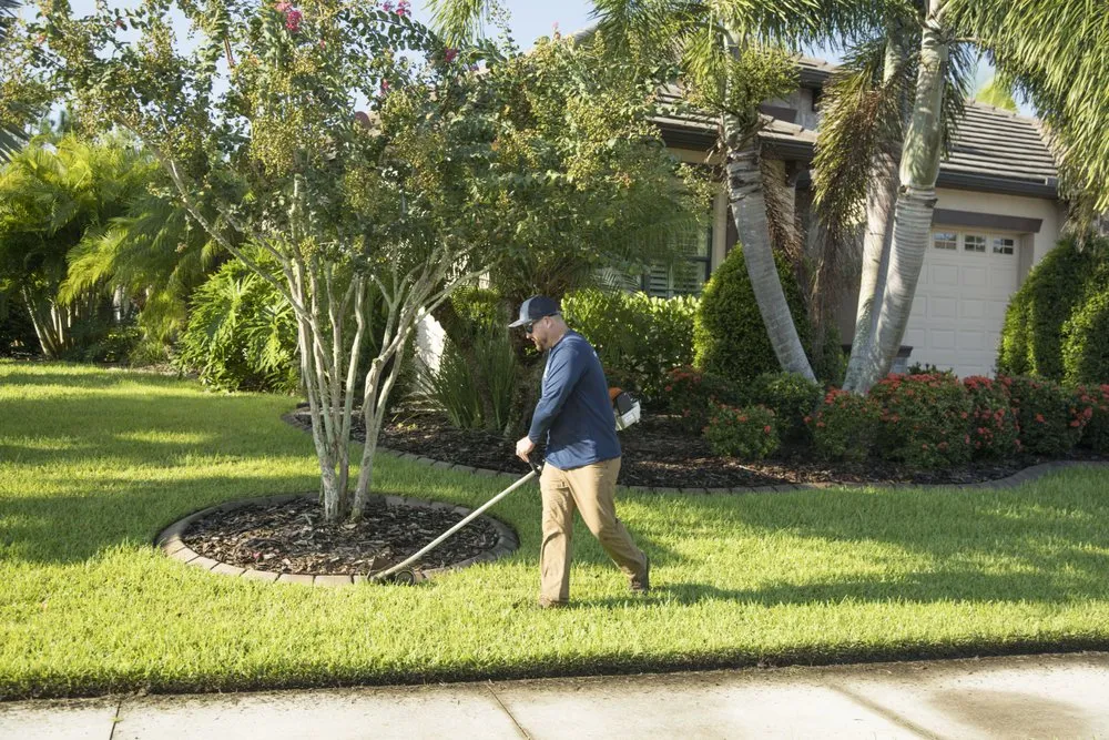 Trusted lawn care service in Bradenton, FL - Reliable Lawn Care & Landscaping