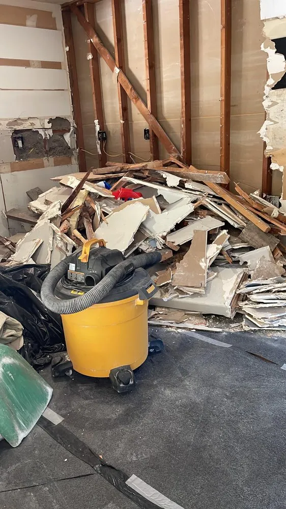 Trusted yard cleanup service experts serving West Perrine, FL - Remodeling Floor