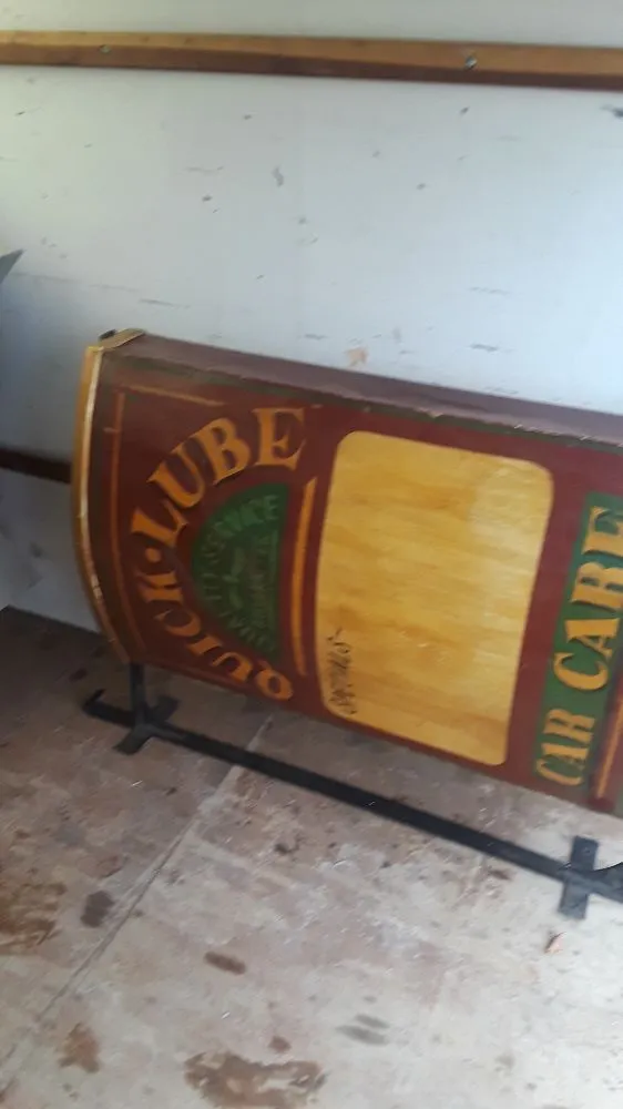 Trusted lawn care service for beautiful yards in Waterbury, CT by Renacimiento Services