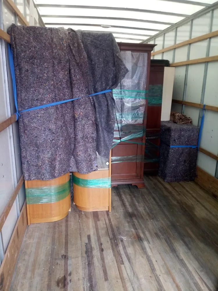 Top-rated lawn care service for outdoor upgrades across Waterbury, CT - Renacimiento Services