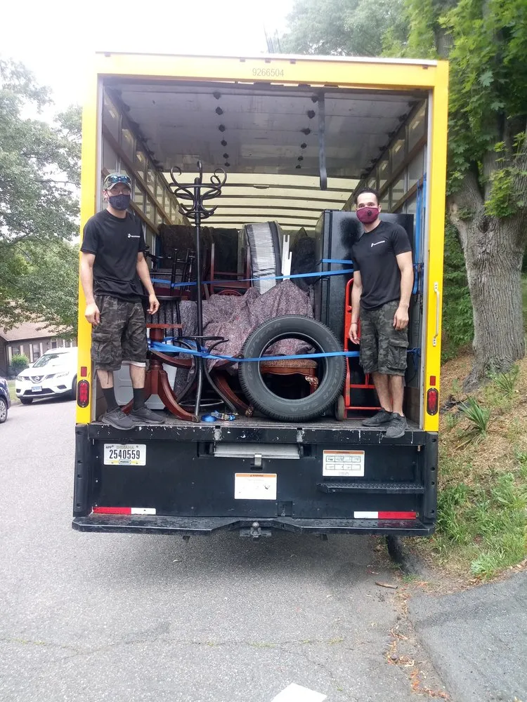 Local lawn care service experts serving Waterbury, CT - Renacimiento Services