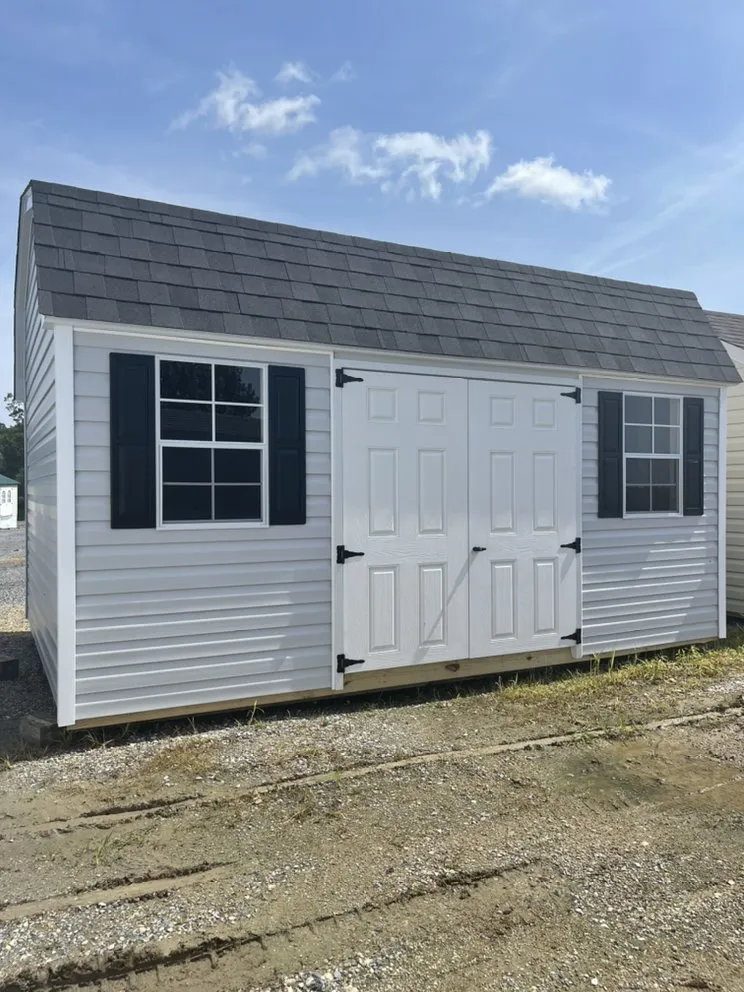 Expert outdoor landscaping in Hughesville, MD by Renaissance Man